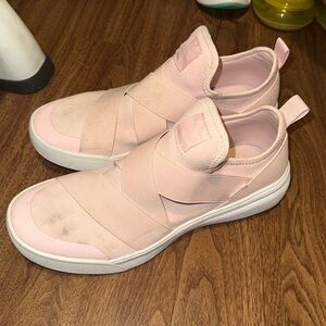 Vans Ultrarange Gore slipping PINK 10 men’s 11.5 women